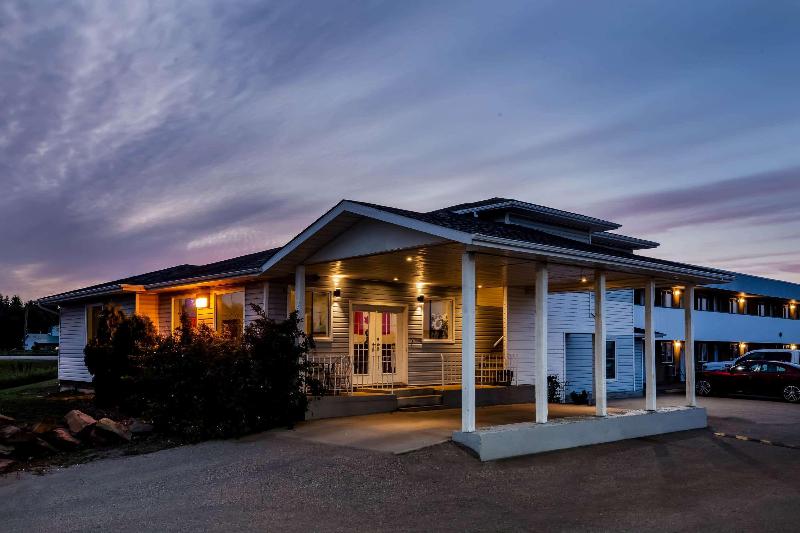 فندق Super 8 By Wyndham Smoky Lake