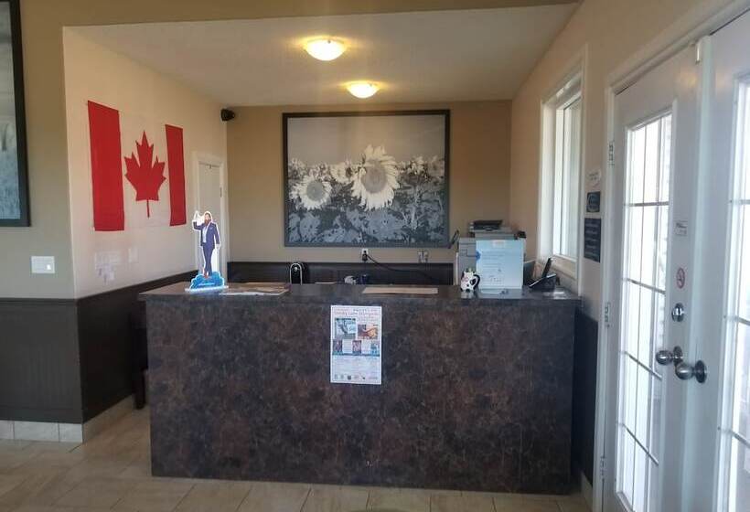 فندق Super 8 By Wyndham Smoky Lake