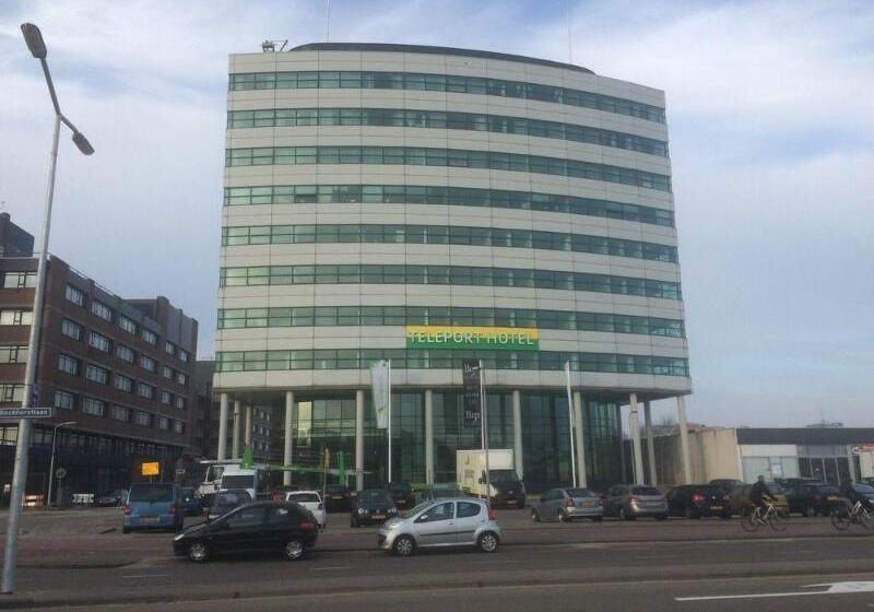 בית מלון כפרי The Hague Teleport