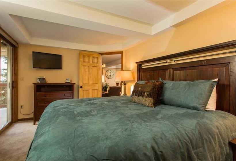 Torian Plum Plaza Condos