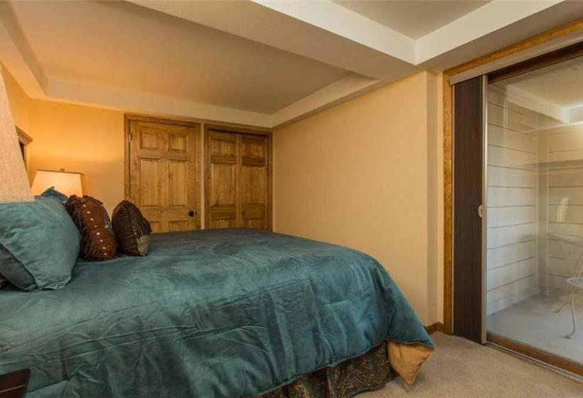 Torian Plum Plaza Condos