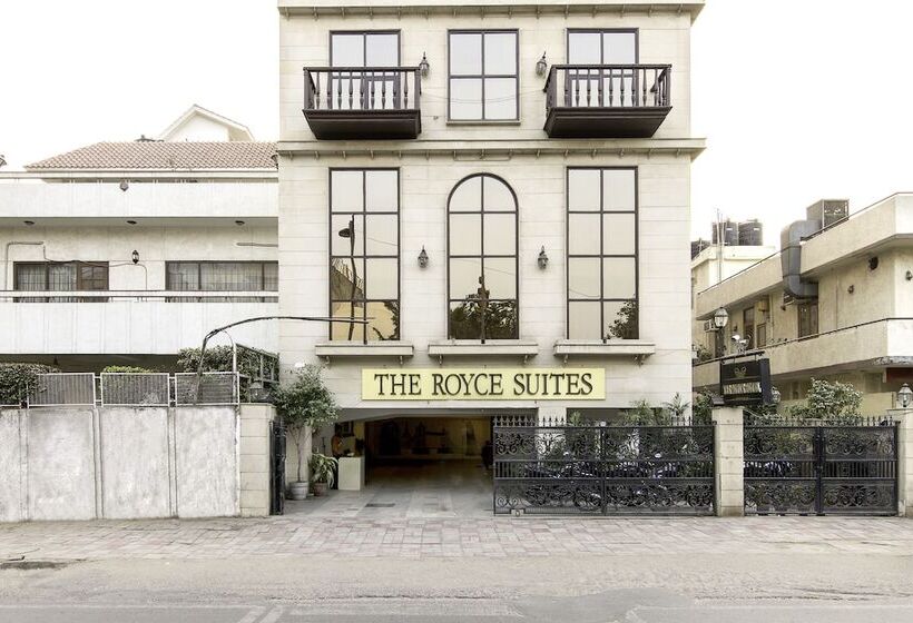 Отель Townhouse The Royce New Friends Colony