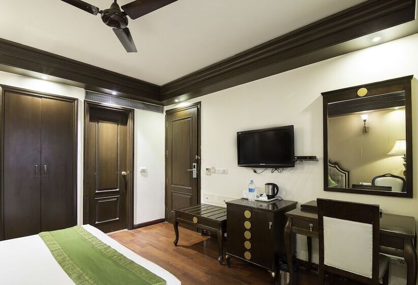 Отель Townhouse The Royce New Friends Colony