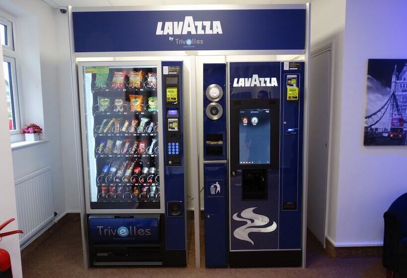 בית מלון כפרי Trivelles Mayfair,stockport