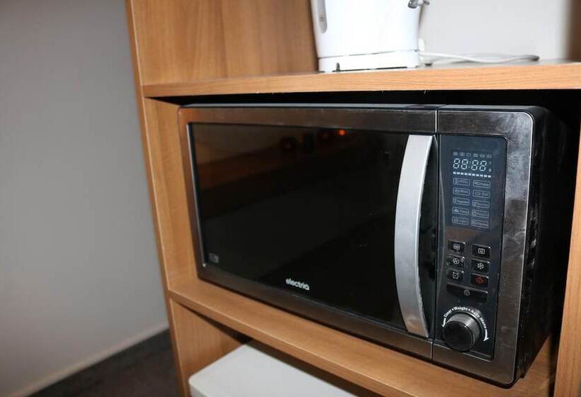 בית מלון כפרי Trivelles Mayfair,stockport