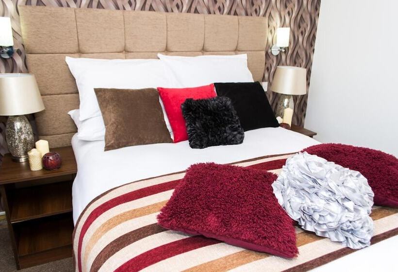 בית מלון כפרי Trivelles Mayfair,stockport