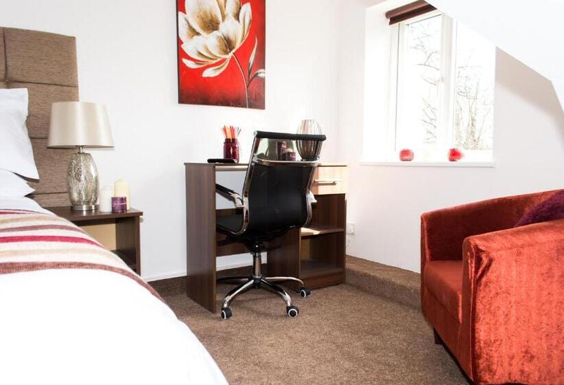 בית מלון כפרי Trivelles Mayfair,stockport