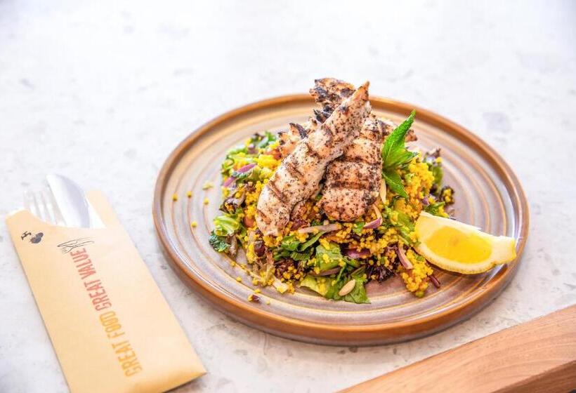 Nightcap At Hotel Victor