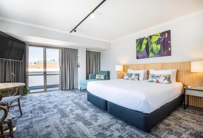 Nightcap At Hotel Victor