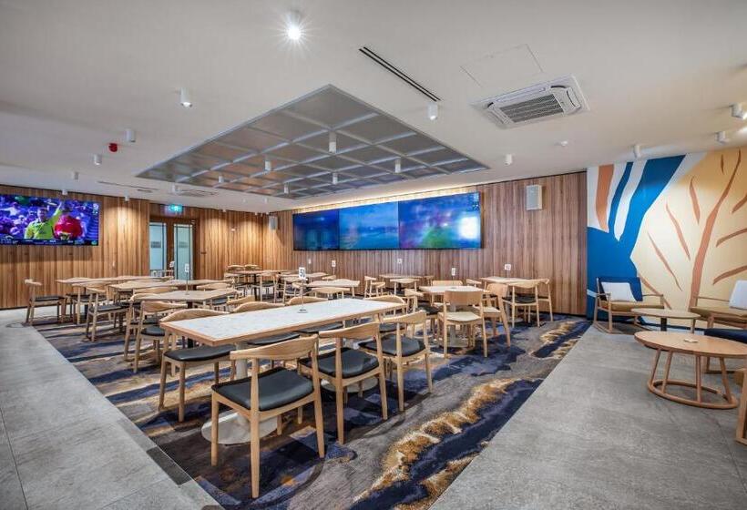 Nightcap At Hotel Victor