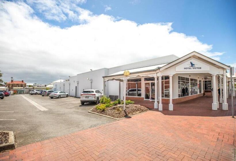 Nightcap At Hotel Victor