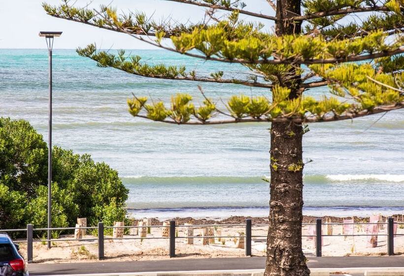 Nightcap At Hotel Victor