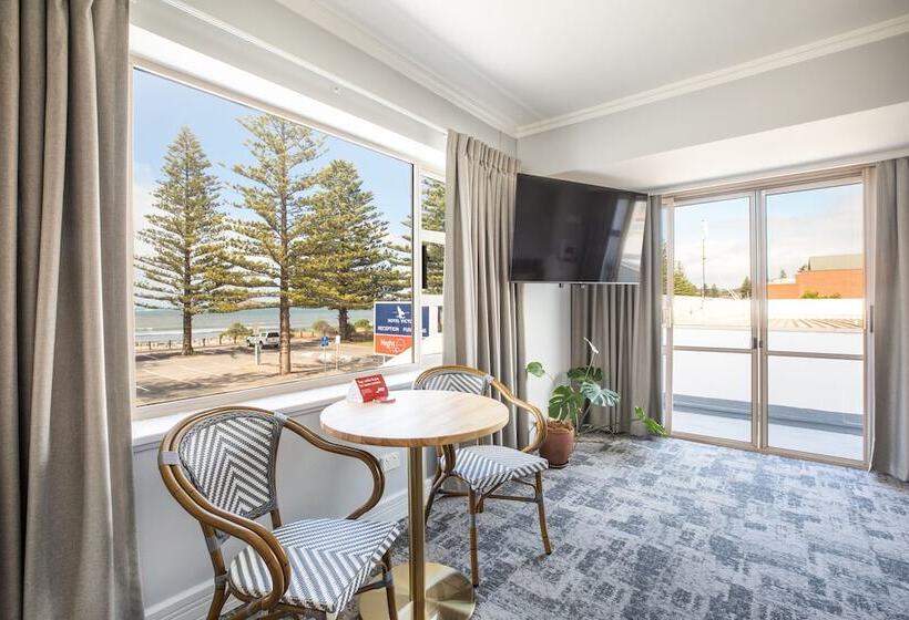 Nightcap At Hotel Victor