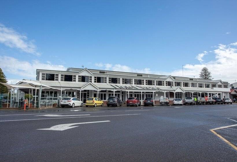 Nightcap At Hotel Victor