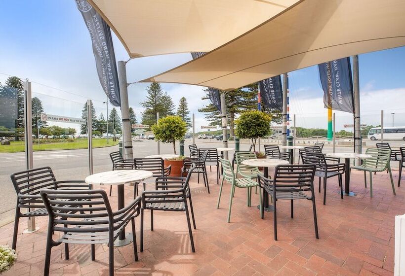 Nightcap At Hotel Victor