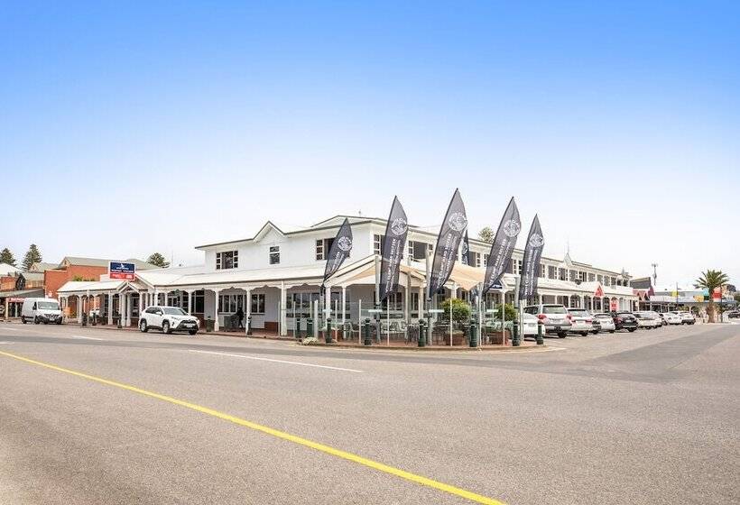 Nightcap At Hotel Victor