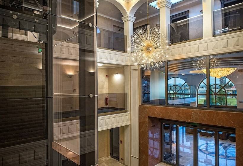 Villa Plaza Boutique Hotel & Spa