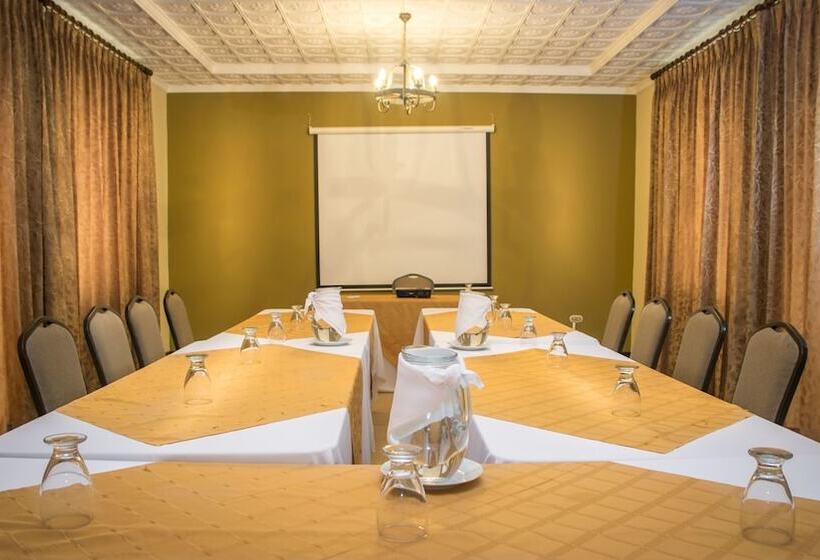 فندق Y Restaurante El Guarco