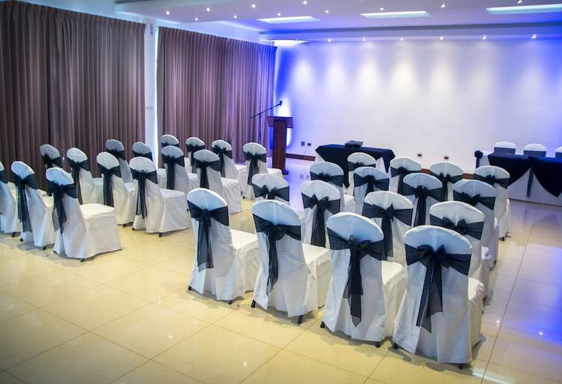 فندق Y Restaurante El Guarco