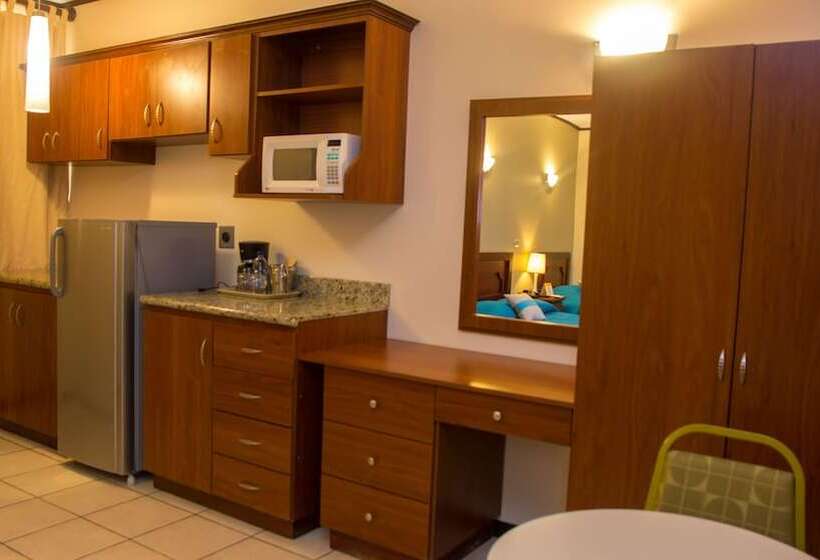 فندق Y Restaurante El Guarco