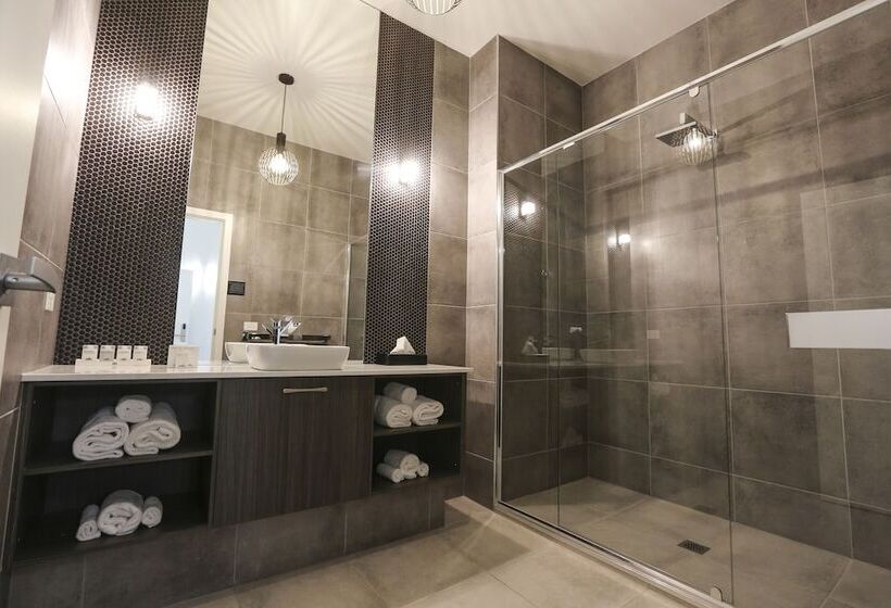 Indulge Apartments Cbd