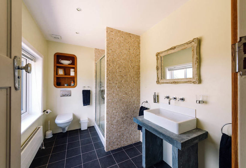 Leyland Country House