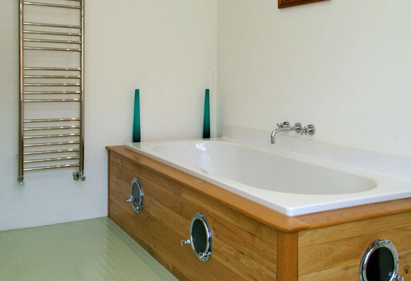 Leyland Country House