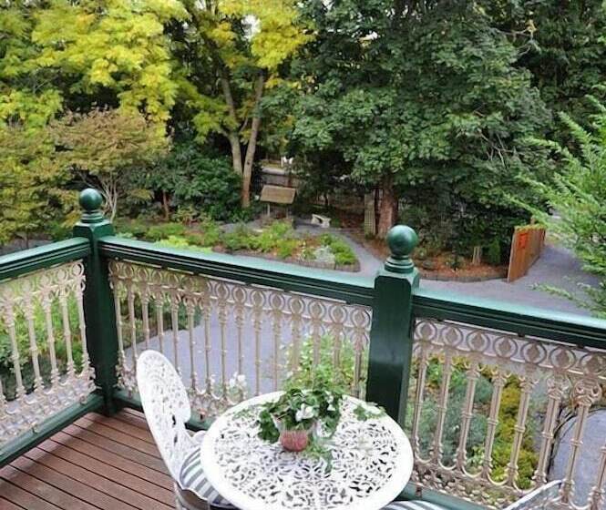 Mary Cards Coach House