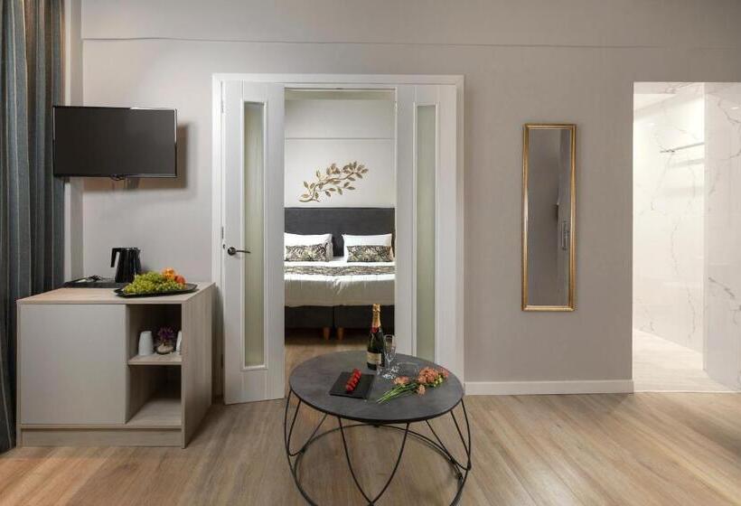 Melina Oasis Boutique