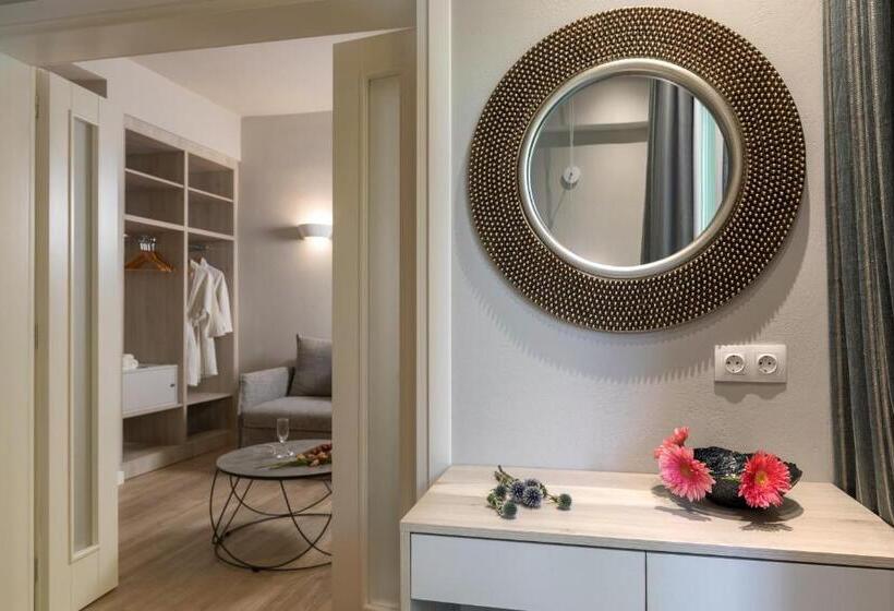 Melina Oasis Boutique