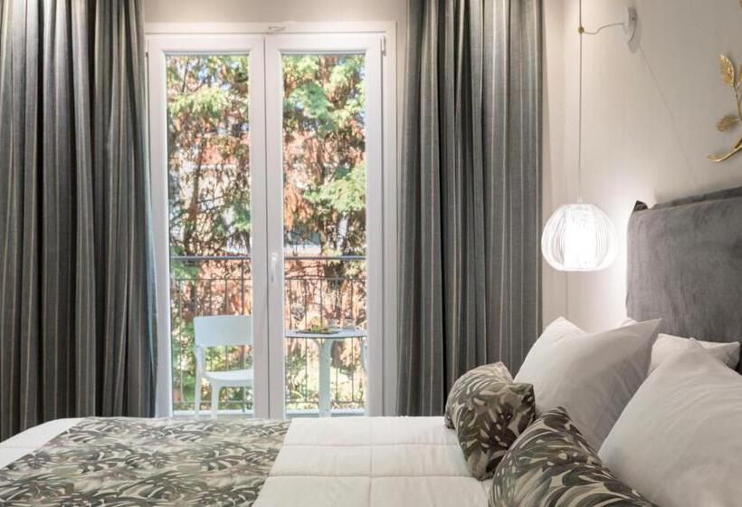 Melina Oasis Boutique