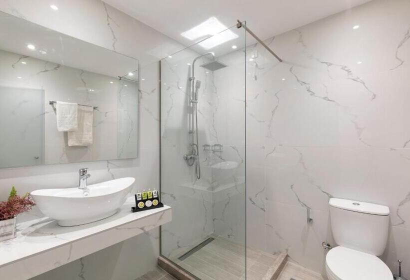 Melina Oasis Boutique