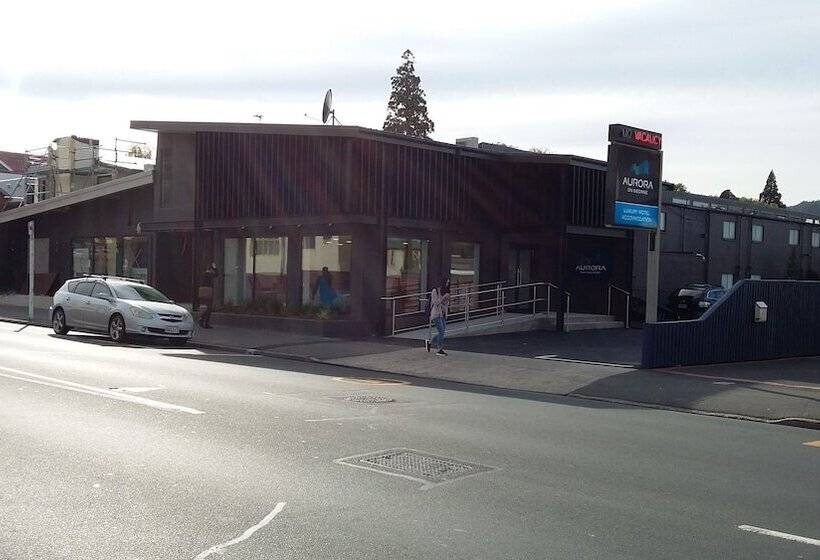 فندق على الطريق Aurora On George