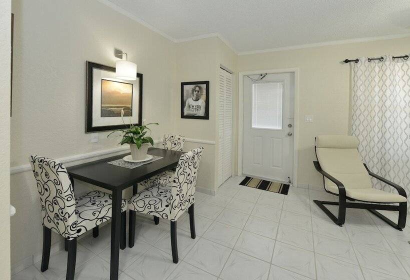 モーテル Hollywood By The Sea