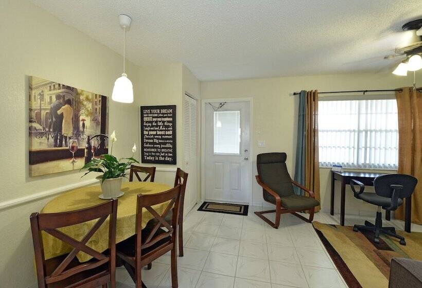 モーテル Hollywood By The Sea