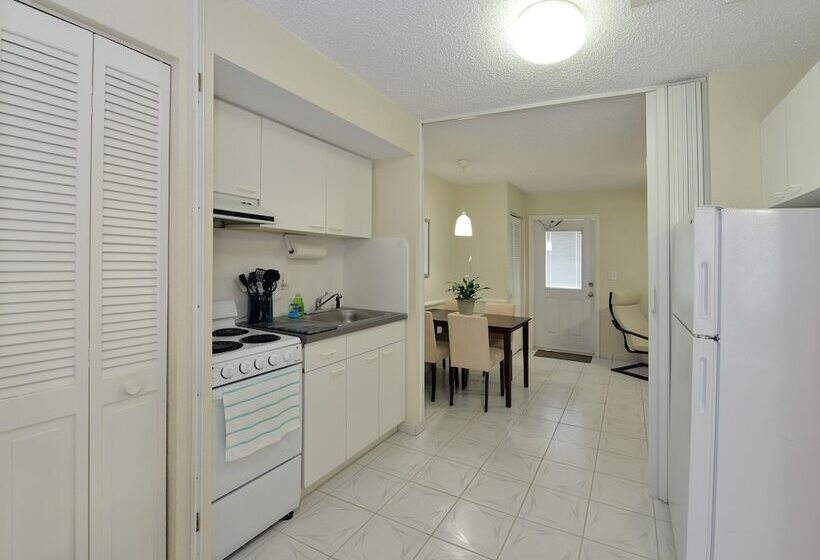 モーテル Hollywood By The Sea