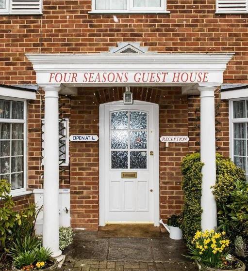 ペンション All Seasons Gatwick Guest House & Parking