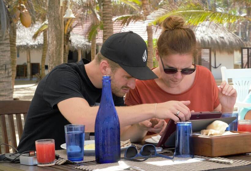 ペンション Dolphin Beach Resort