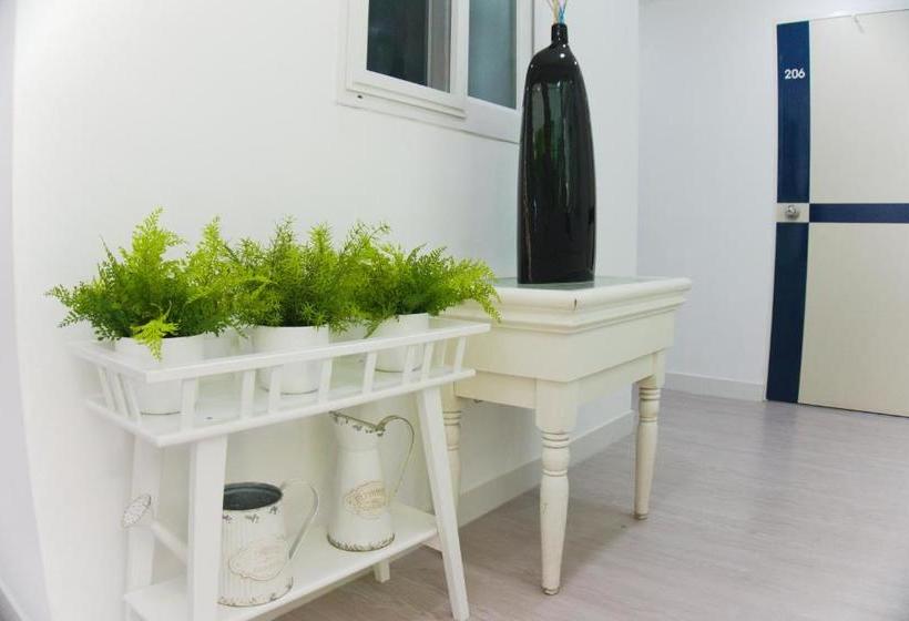 Pensão Gstar Guesthouse