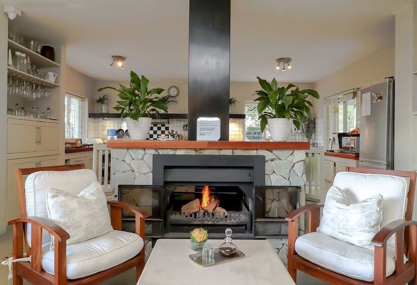 膳宿费 Hermanus Lodge On The Green Solar Power