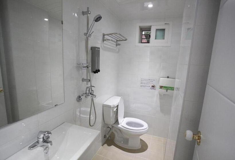 펜션 Namsan Guesthouse