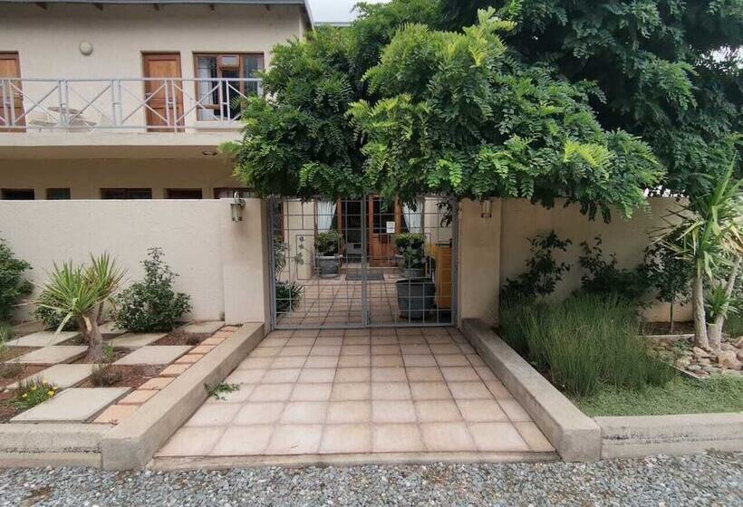 ペンション Rene S Guest House