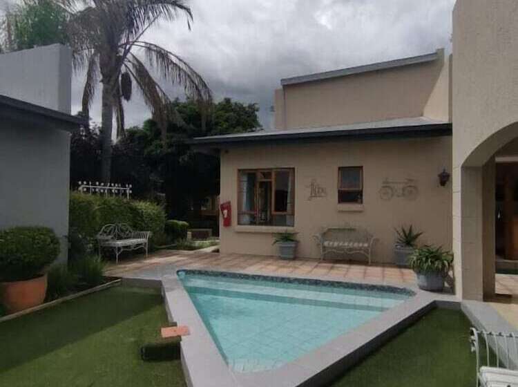 ペンション Rene S Guest House