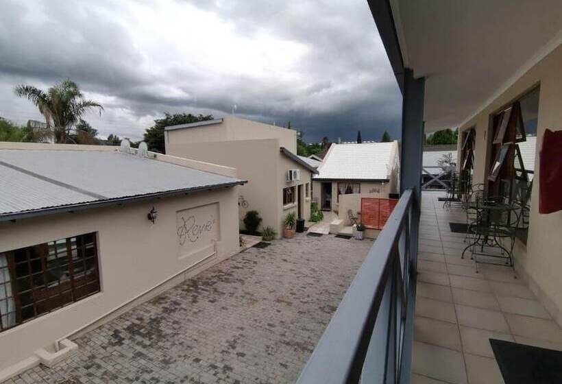 ペンション Rene S Guest House