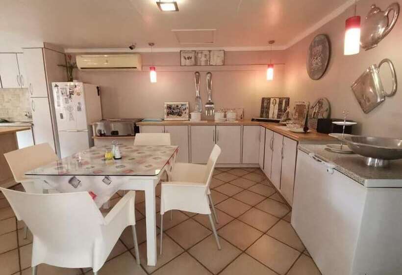 ペンション Rene S Guest House