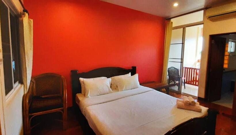 פנסיון Your House 3 Guest House