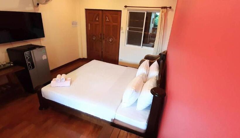 פנסיון Your House 3 Guest House