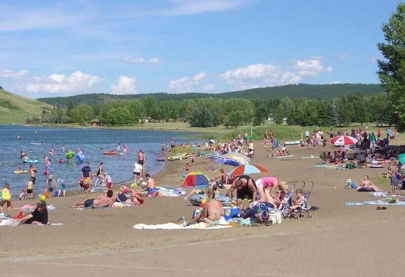 Elkwater Lake Lodge And Resort