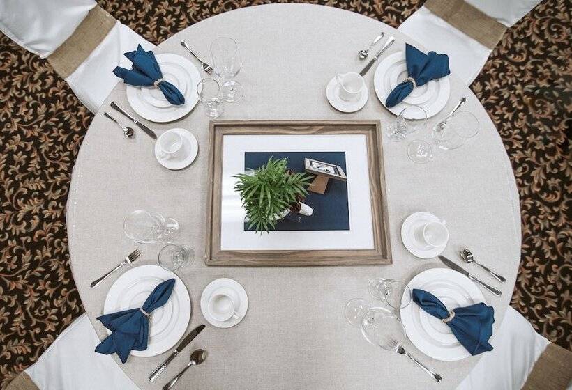 Elkwater Lake Lodge And Resort