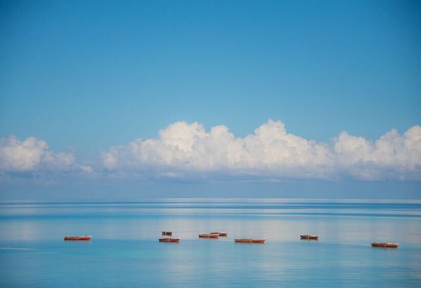 Sea Cliff Resort & Spa